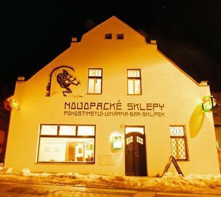Hotel Novopacké Sklepy à Nová Paka Extérieur photo