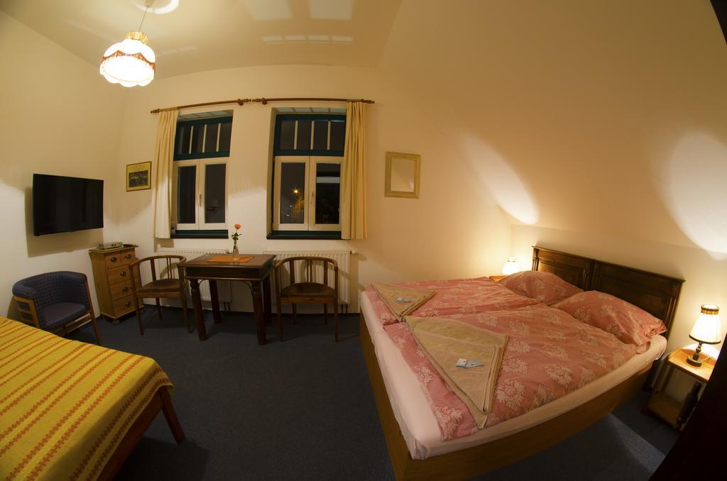Hotel Novopacké Sklepy à Nová Paka Chambre photo