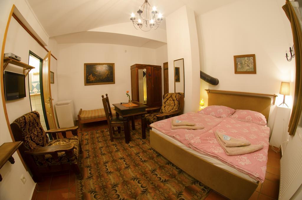 Hotel Novopacké Sklepy à Nová Paka Extérieur photo